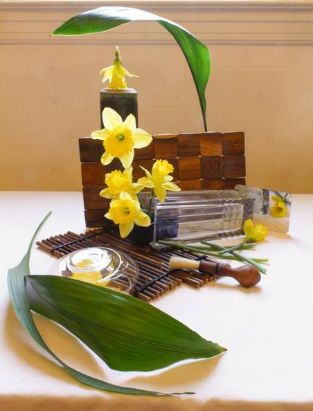 <p style="text-align: center;">Daffodils with objects arrangement - 2015</p>